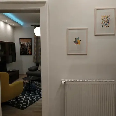 Ezredev Apartman *